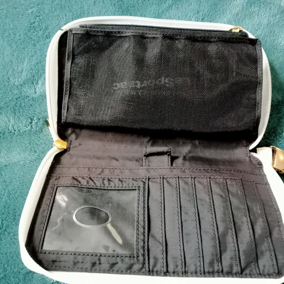 L.A.M.B. White and Black Wallet - Picture 5 of 8